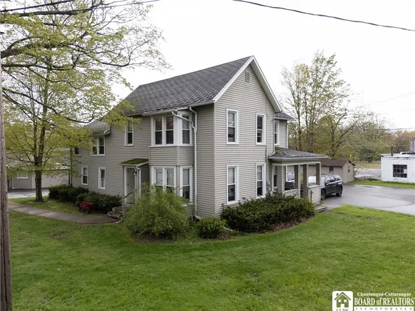 15 Chautauqua St, Fredonia, NY 14063