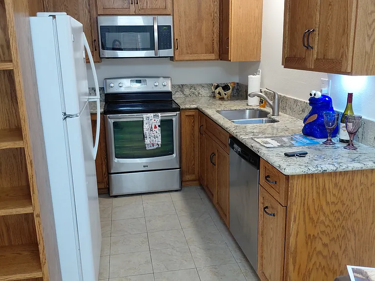 5518 Armitos Ave #93 — Photo 6