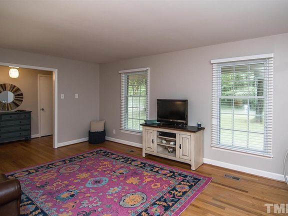 5th image of 3931 Kelly Dr