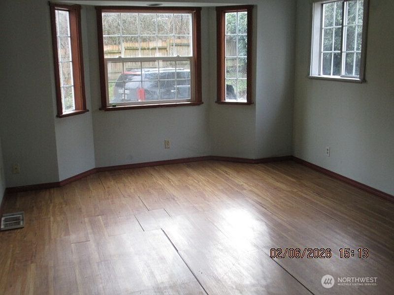 5th image of 130 W Kinkaid