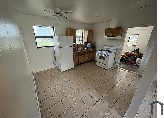2nd image of 1523 NE 3rd Ave