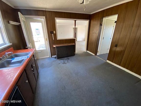 3rd image of 77 W Houston Ave
