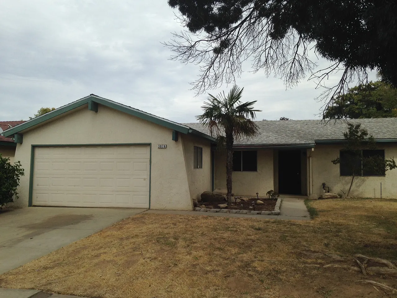 3076 N Wapoma Ave photo 1