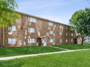 412 416 Linn St - WW Apartments, Iowa City, IA 52240