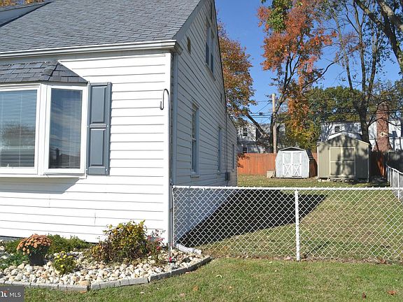 2nd image of 14 Harvey Pl