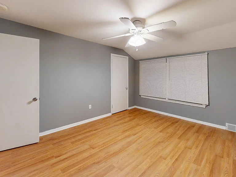 669 N Henderson Rd — Photo 49