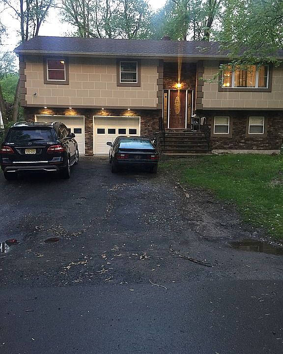 2nd image of 117 Clark St