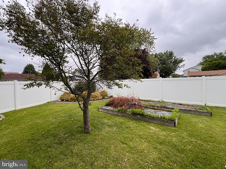 8 Rose Ter — Photo 40