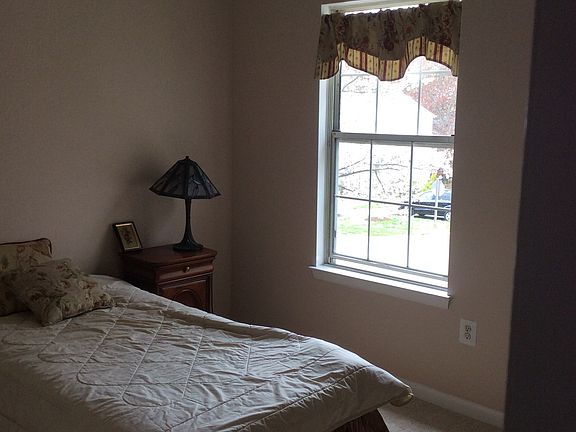 5th image of 15101 Catalpa Ct
