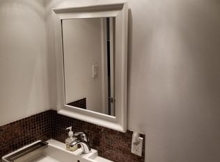 7471 Encino Ave, Van Nuys, CA 91406