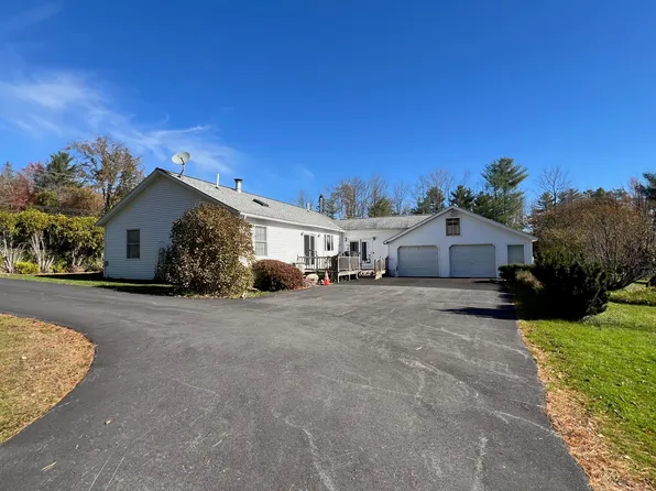 86 North Road, Detroit, ME 04929