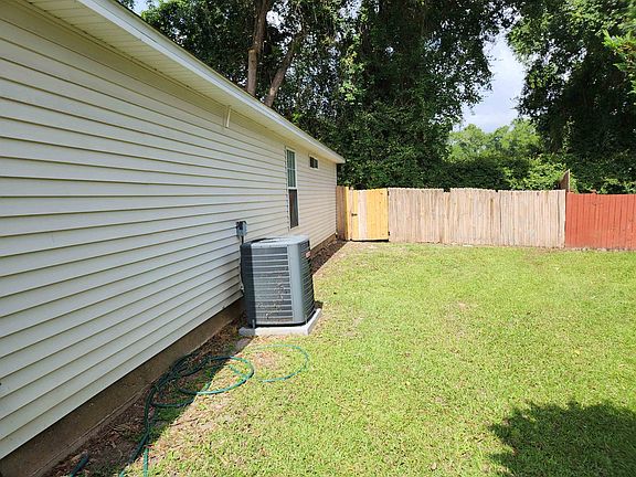 2nd image of 5572 Pleasant Pines Ct