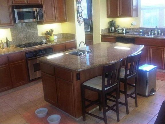 Kitchen Has Island And Butlers Pantry Granite!