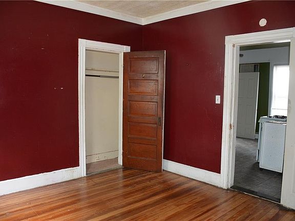 5th image of 465 Douglas Ave