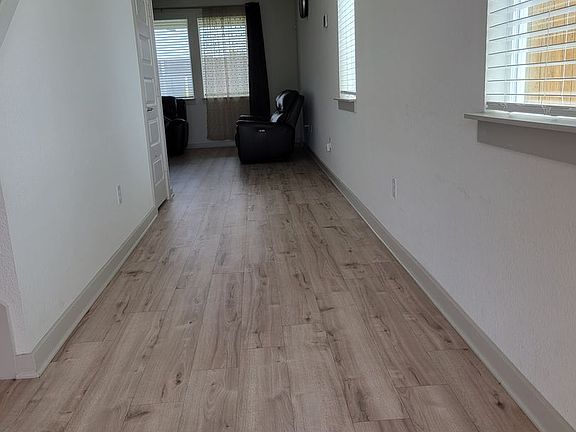 5th image of 137 Cupreata Ln