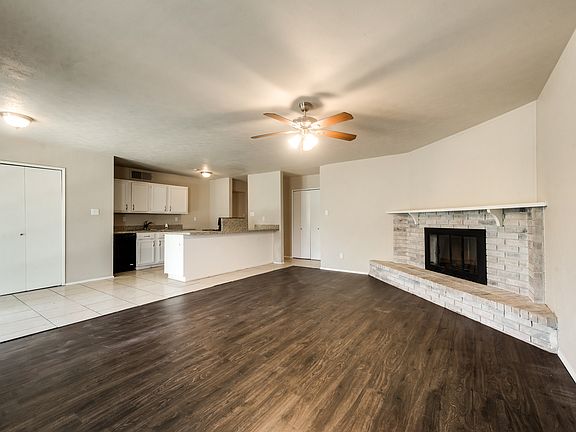 5th image of 7855 Hollyberry Ct