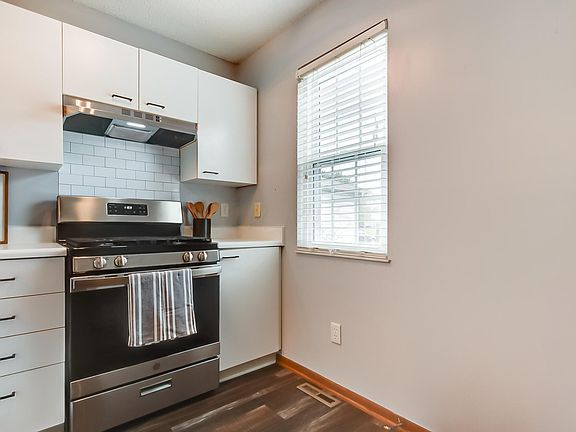 4th image of 169 Macenroe Dr #32C