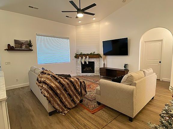 4th image of 1041 S White Sands Dr