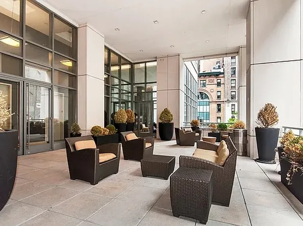 325 Fifth Avenue image 12 of 14