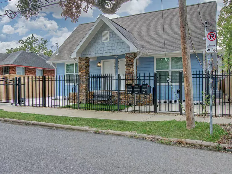 304 Eastwood St #A — Photo 20