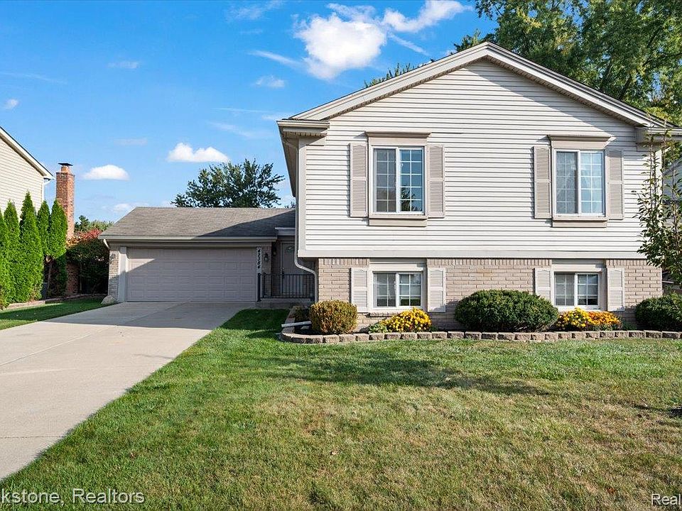 1st image of 42384 Beechwood Ct