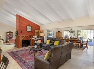 22365 Burbank Blvd, Woodland Hills, CA 91367