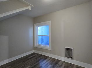 2214 5th St APT 3, Tillamook, OR 97141