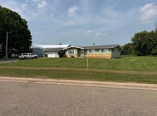2333 Runway Dr, Waupaca, WI 54981