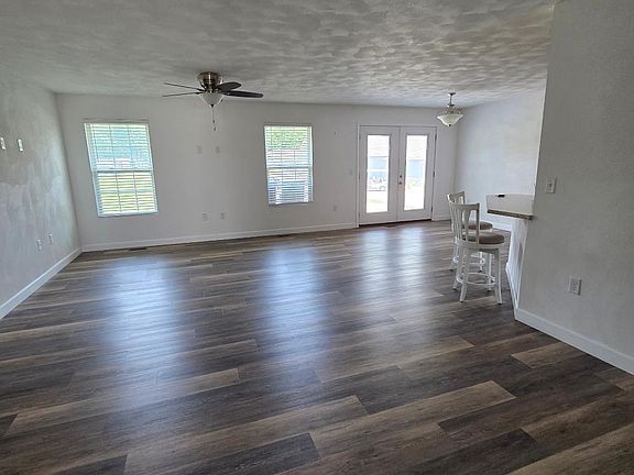 3rd image of 413 S Main St