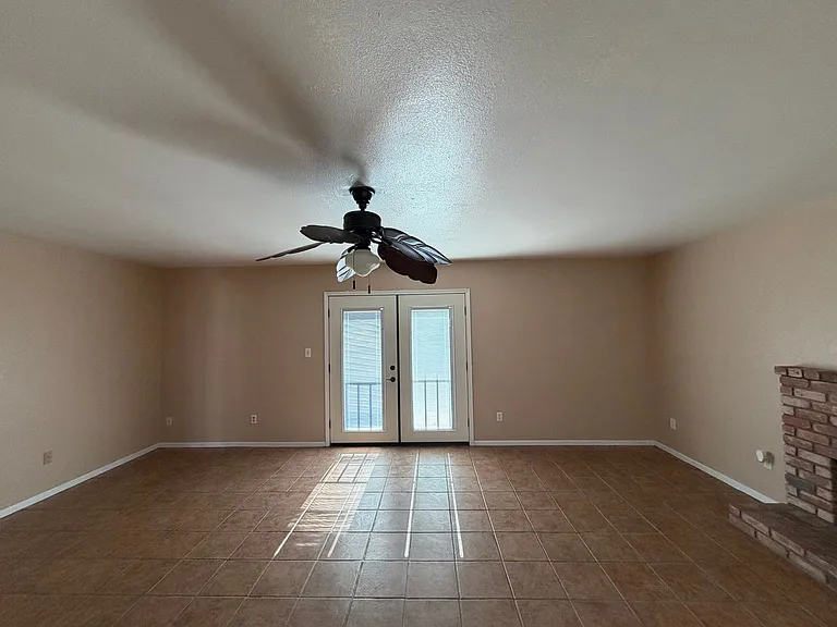 4309 Rosewall St — Photo 11