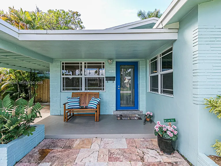 1540 Arthur St — Photo 3