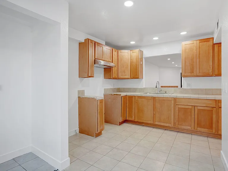 453 Ivy St — Photo 11