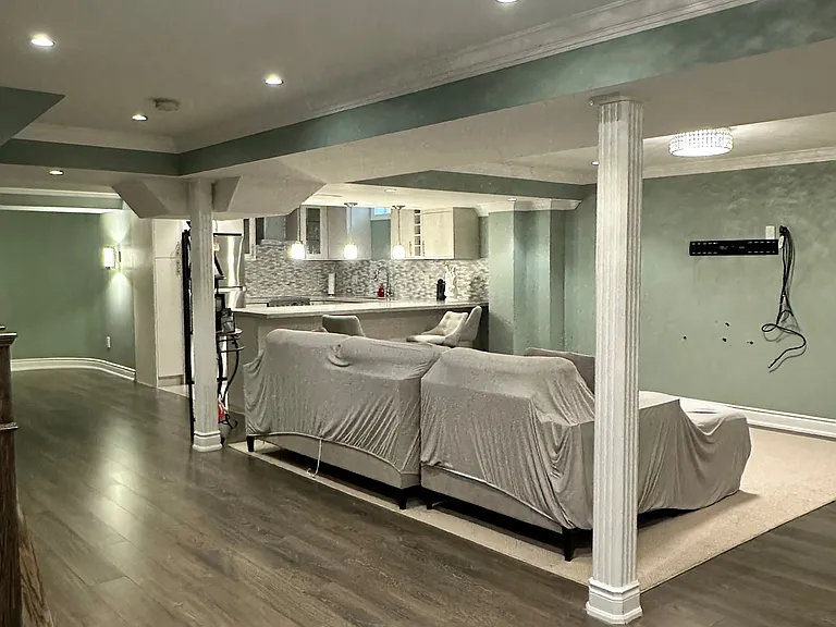 55 Beechnut Rd #BASEMENT — Photo 8