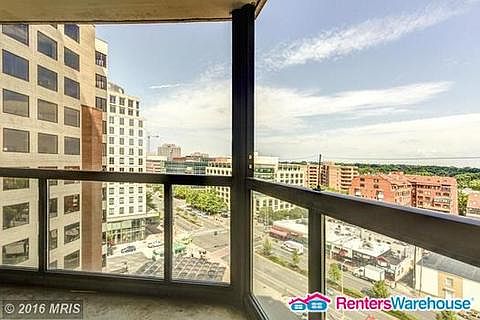 3rd image of 900 N Stafford St APT 1015