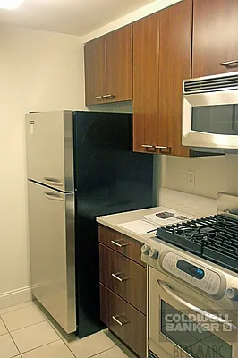 Rented by Bellmarc Realty | media 27