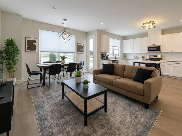 28403 Torch Pkwy #Id1502219p, Warrenville, IL 60555