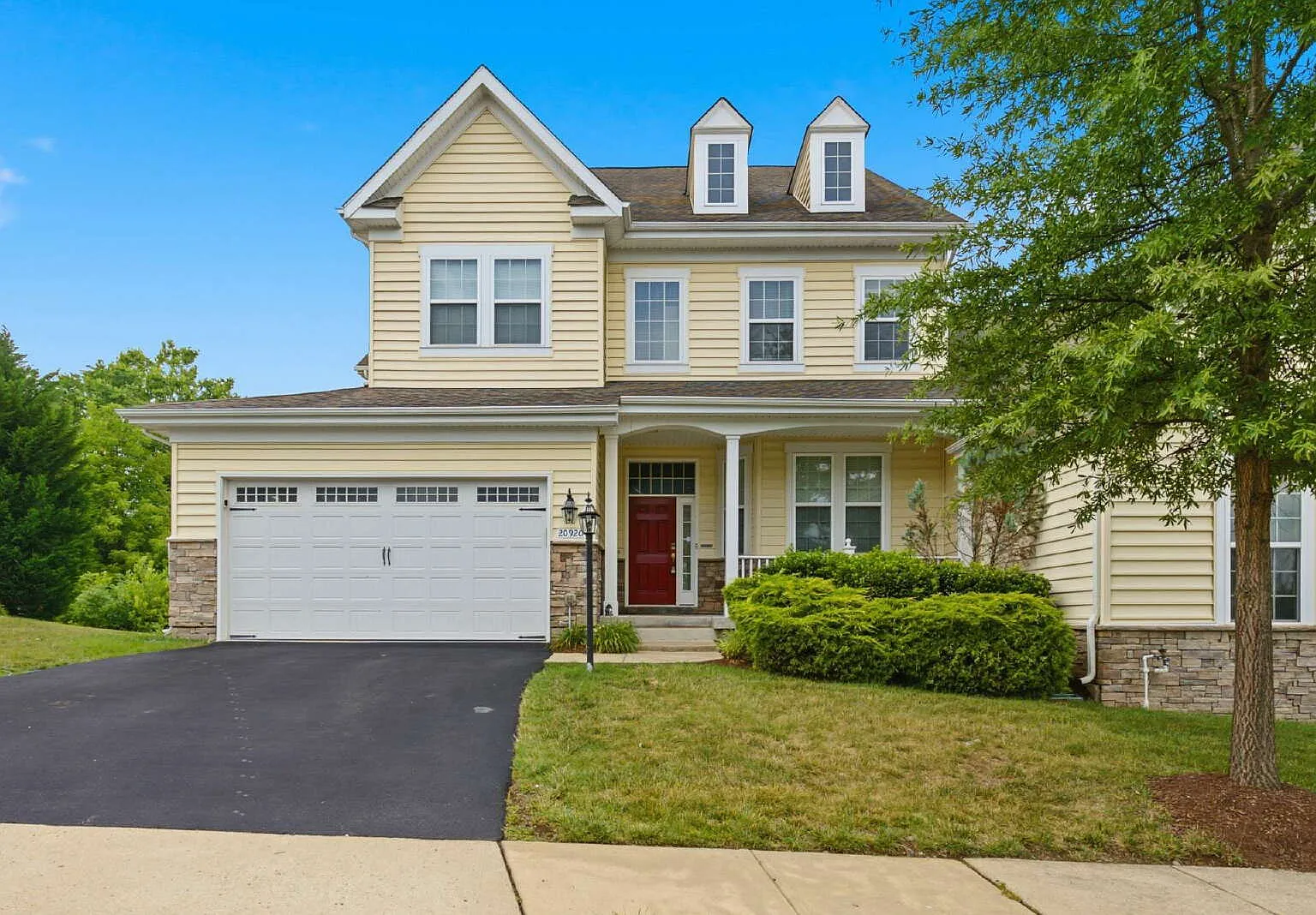 5 bed, 4.5 bath, 3337 sqft, $4,800 — Photo 1