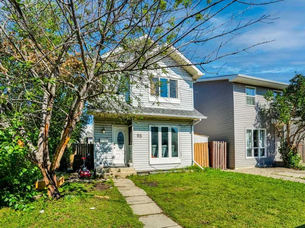 95 W Castlegreen Close NE, Calgary, AB T3J 1Y6