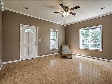 3rd image of 602 N Park Ave