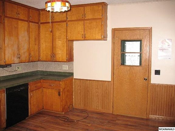 4th image of 418 1st Ave N