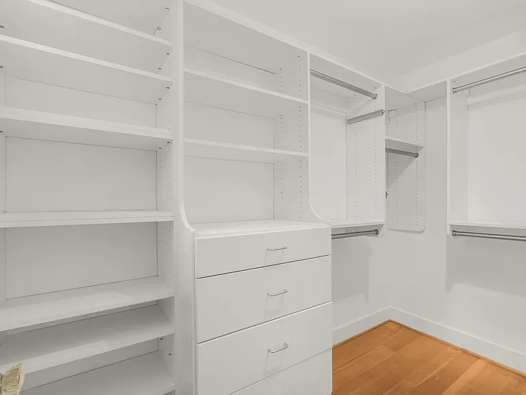 316 W Newell St #A — Photo 2