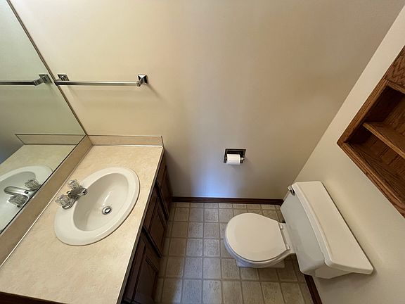 4th image of 345 Oxford Ct APT 4