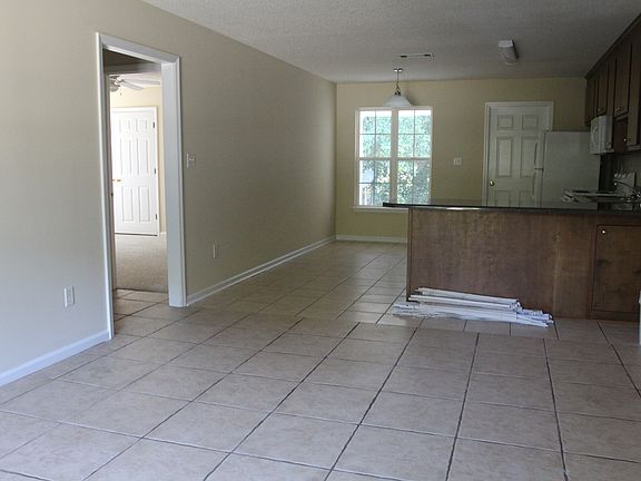 2nd image of 119 Edgelake Dr #A