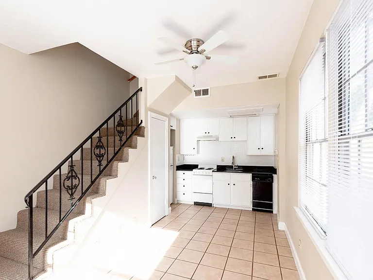 3506 Enfield Rd #106 — Photo 9