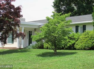 446 Hickory Ln, Chambersburg, PA