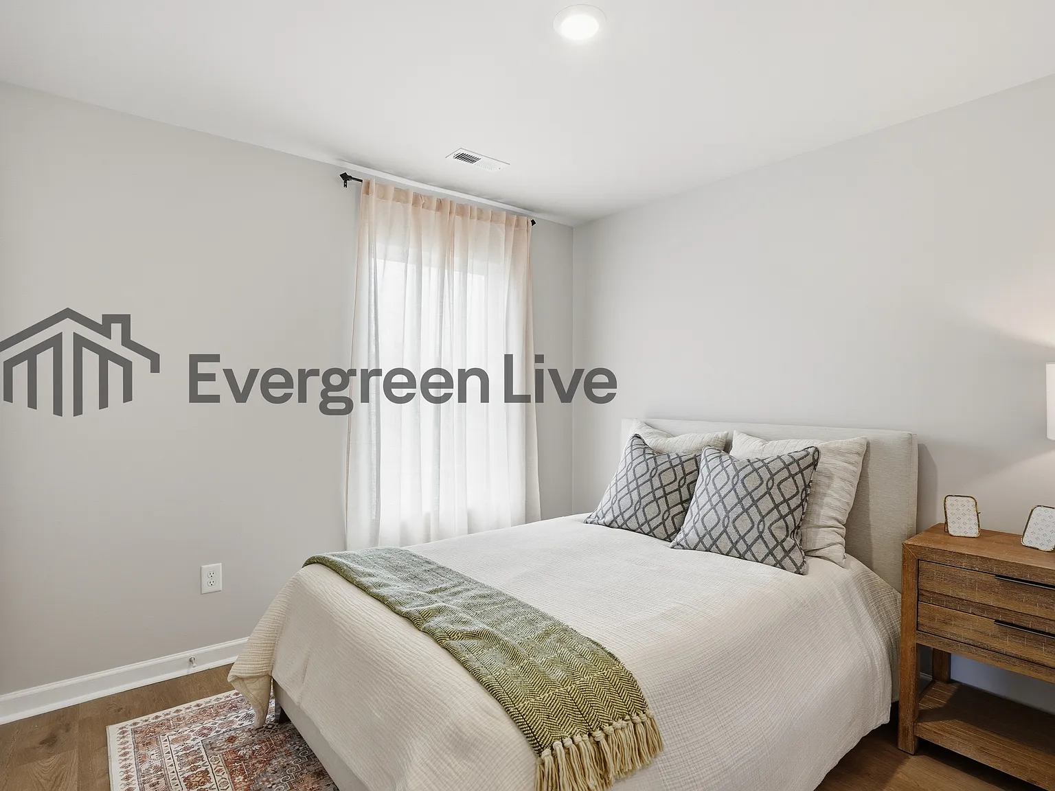 3 bed, 2.5 bath, 1567 sqft, $1,705 — Photo 4