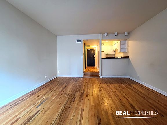 5th image of 1220 N La Salle Dr APT 4G