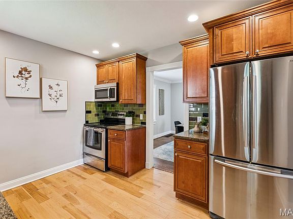 4th image of 1034 Bernice Ave