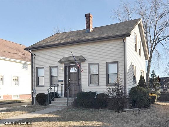 2nd image of 17 Thurber St