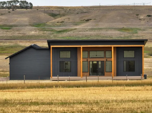 406 2nd Rd SW, Fairfield, MT 59436